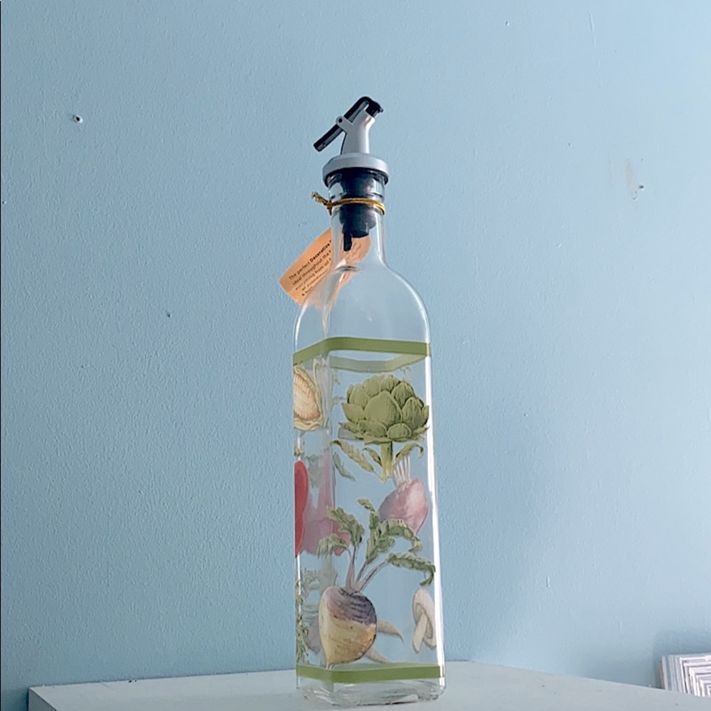 ✨NEW✨ Vegetable Print Glass Oil Dispenser